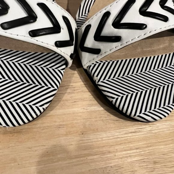 Chinese Laundry Multicolored Open Toe High Heels Size 8.5 - Picture 8 of 9